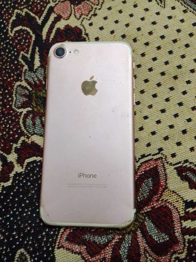 Apple iPhone 7 0