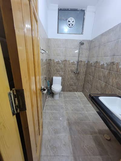 4 MARLA 25X40 GROUND PORTION FOR RENT IN G-13 ISB. SMALL FAMILY CHEYE