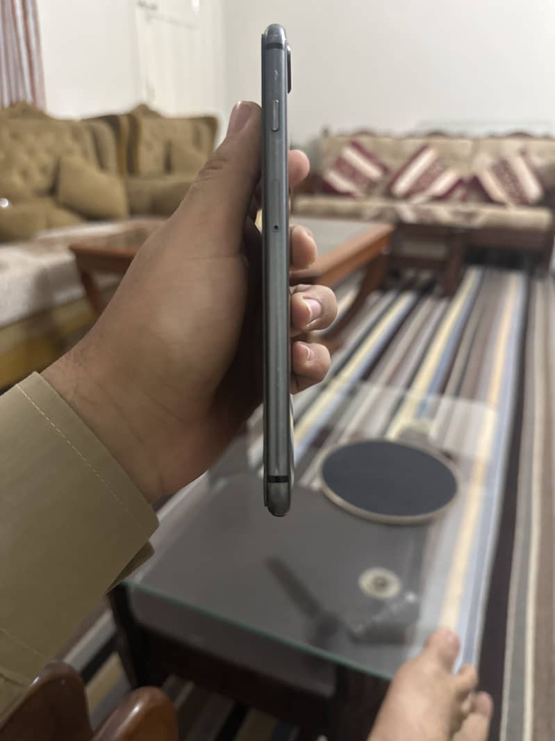 Apple iPhone 8 Plus 2