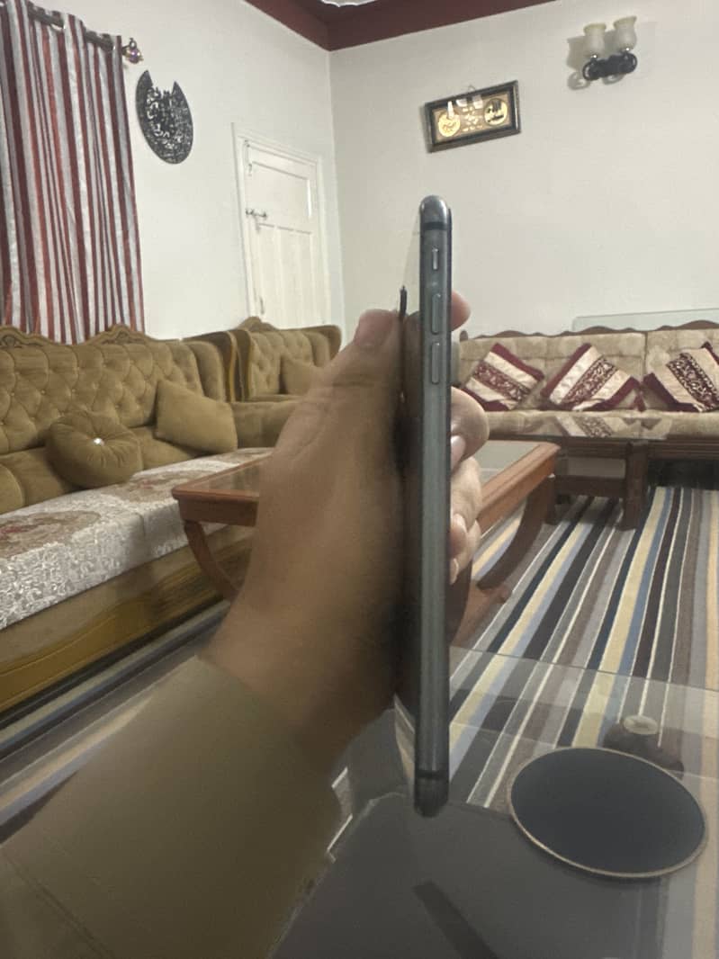 Apple iPhone 8 Plus 3
