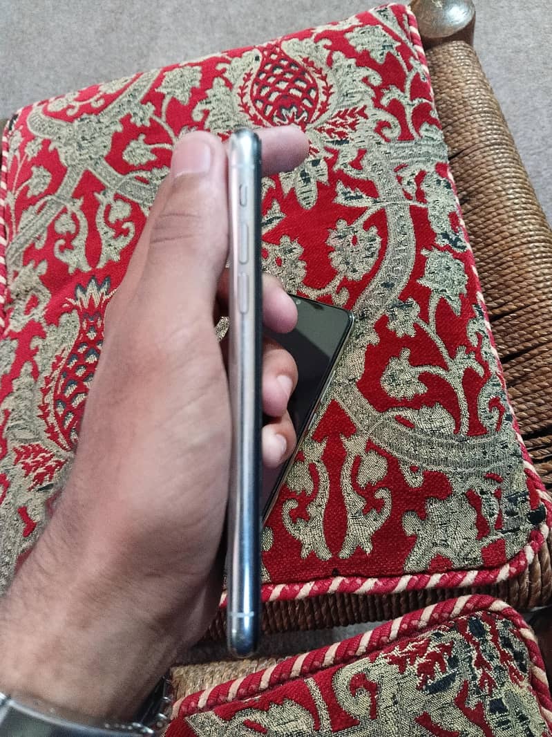 Apple iPhone X 3
