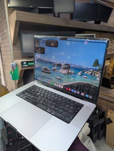MacBook Pro 2021 M1 Pro - 32GB RAM / 512GB NVMe/ Mint Condition
