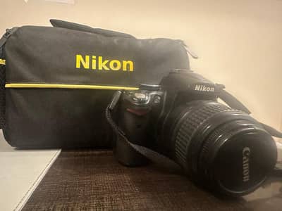 Nikon D5000 (12.3-megapixel DX-format digital SLR camera)