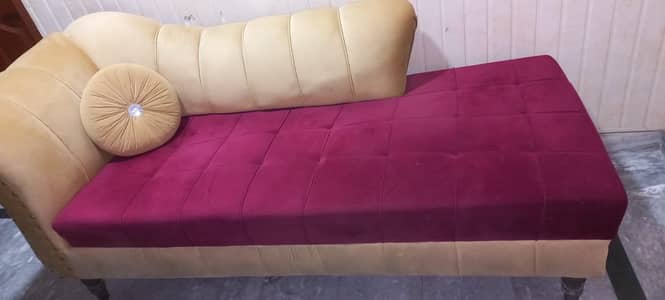 Maroon and beige velvet Dewan