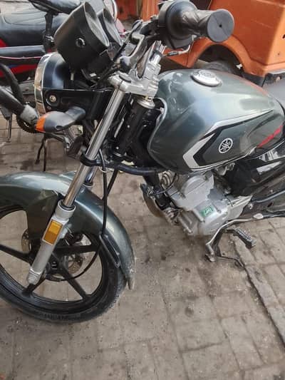 Yamaha YBR G125