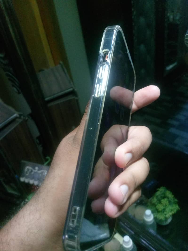 Apple iPhone 13 Pro Max 1