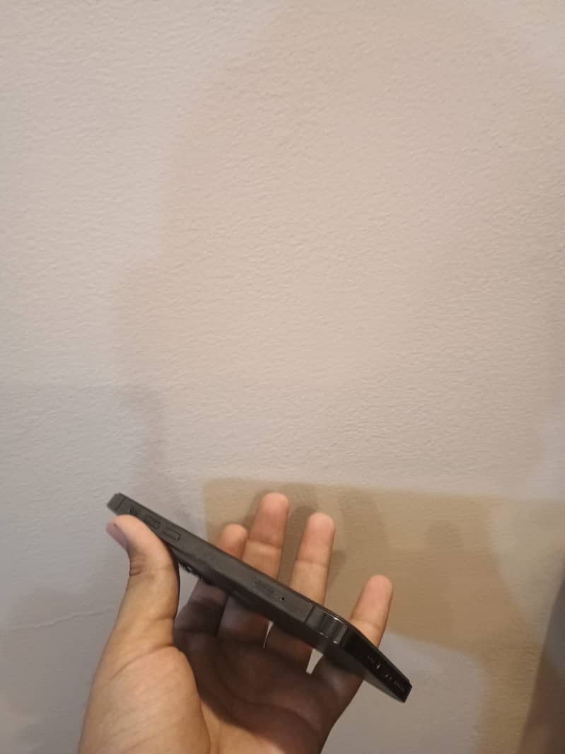 Apple iPhone 12 Pro 1