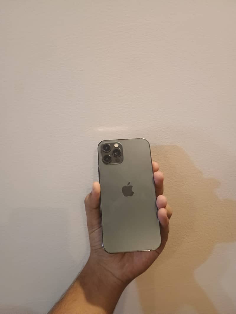 Apple iPhone 12 Pro 2