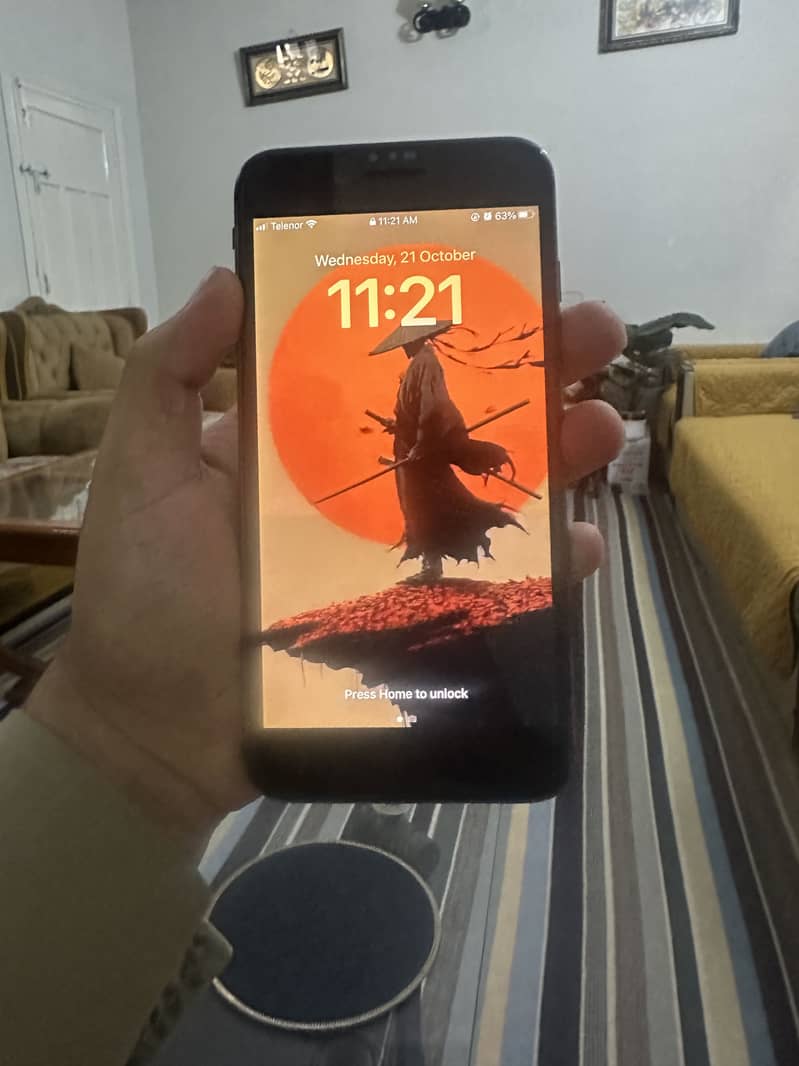 Apple iPhone 8 Plus 2