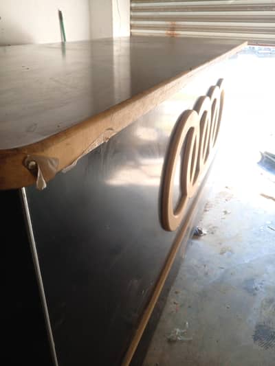 Ofice table