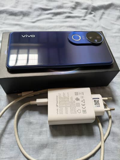 Vivo V50