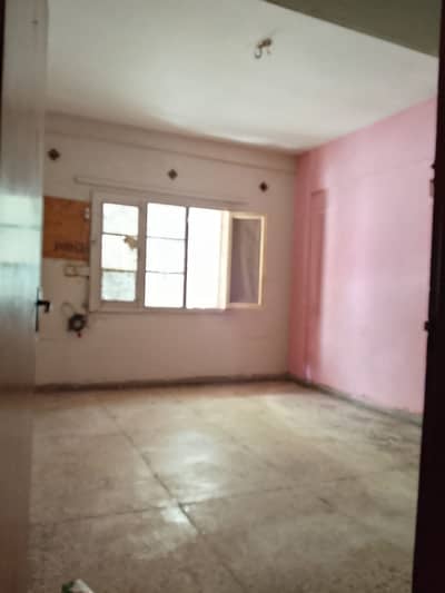 Flat For Sale 2 Bed ,DD 1050 sq. feet with two bathroom KDA Flat 2nd Floor Demand 95 Lac Gulshan Iqbal block 3 *Code(16936)*