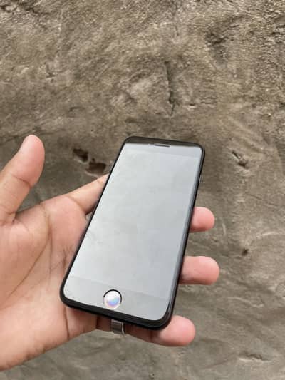 Apple iPhone SE complete 4 months simtime available