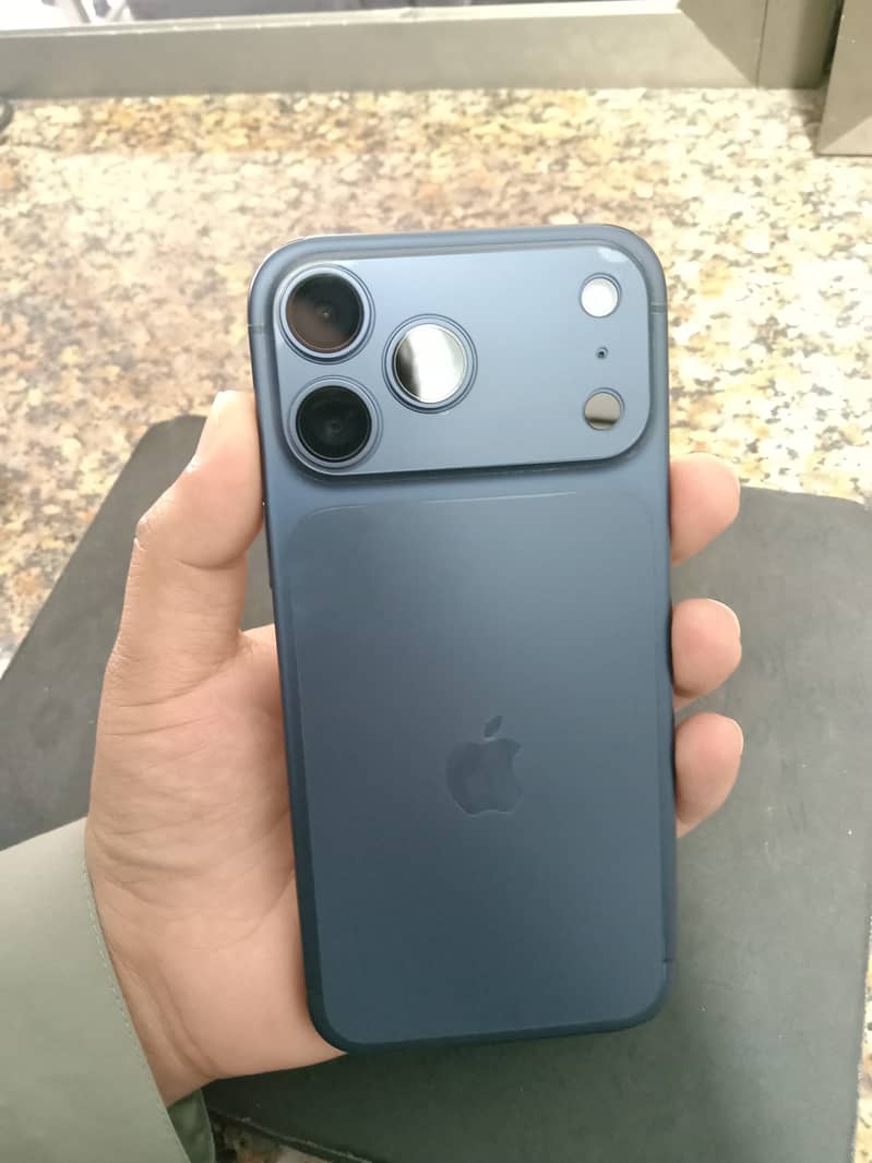 Apple iPhone 17 Pro Max 0