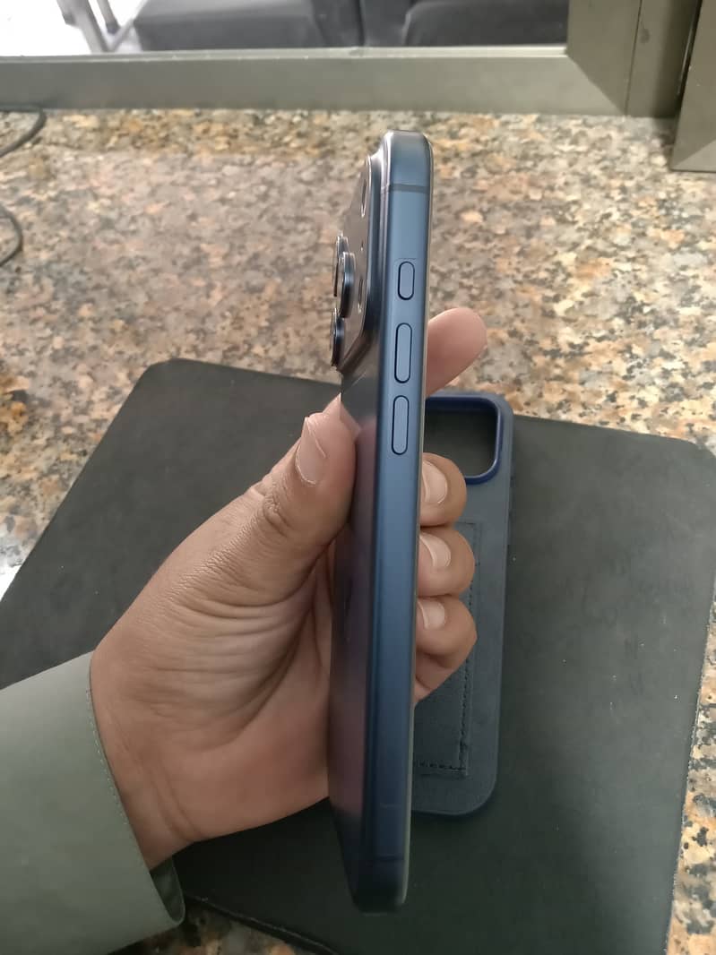 Apple iPhone 17 Pro Max 2