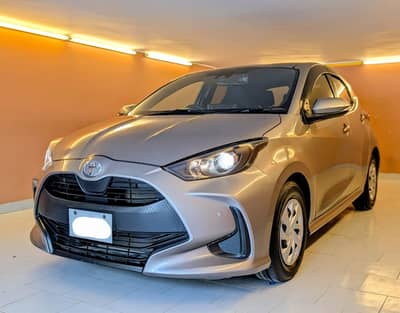 Toyota Yaris Hatchback X 2021 ( 0-3-3-3-8-8-8-2-1-5-4)