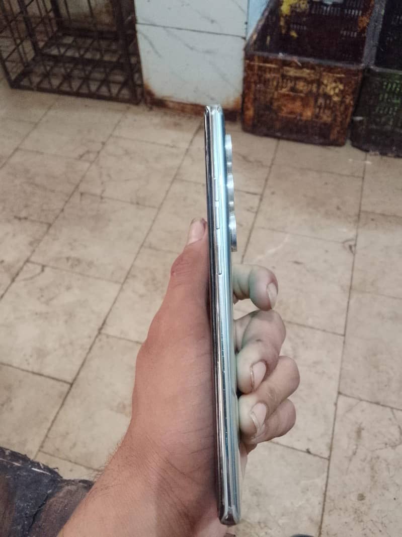 Tecno CAMON 40 Pro 1