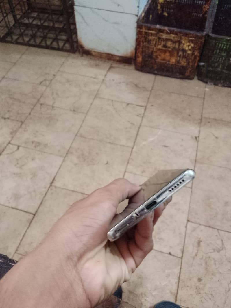 Tecno CAMON 40 Pro 4