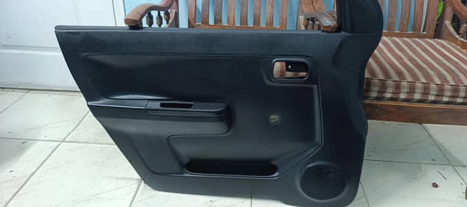 Alto door panel inside