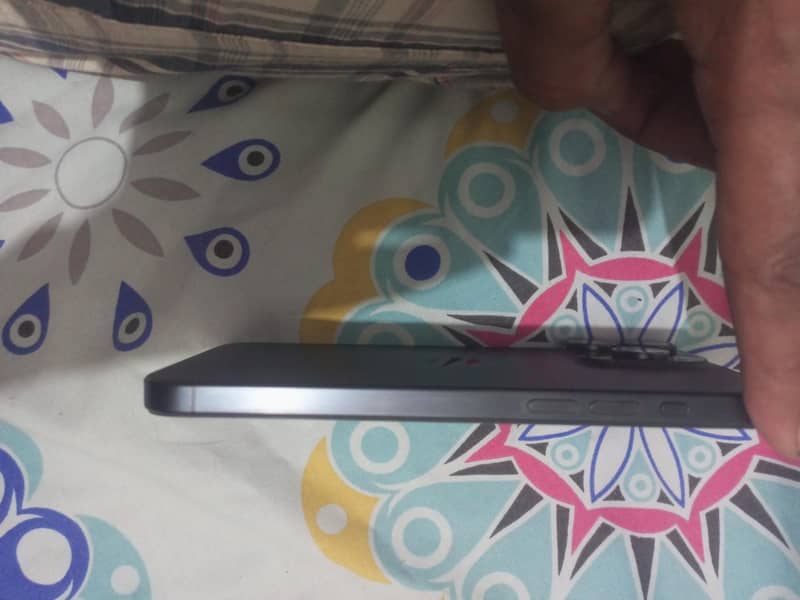 Apple iPhone 15 Pro Max 3