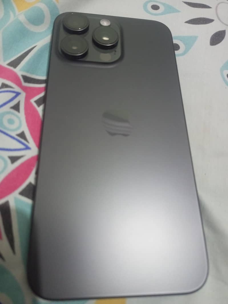 Apple iPhone 15 Pro Max 5