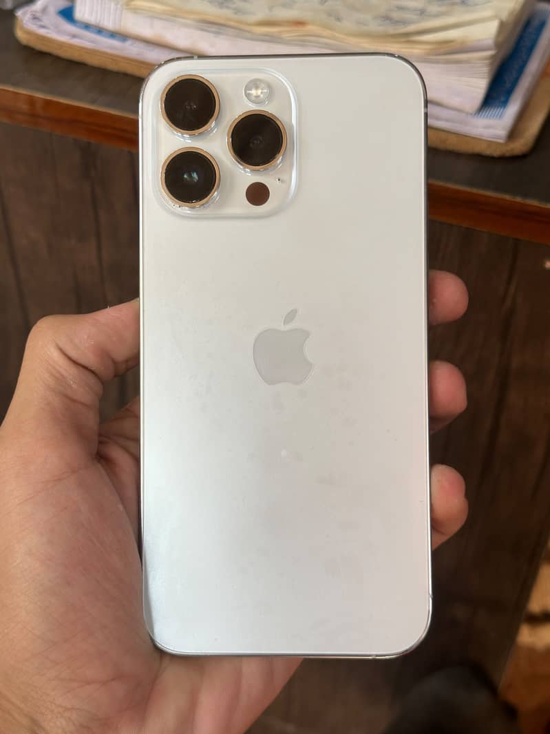 Apple iPhone 14 Pro Max 3