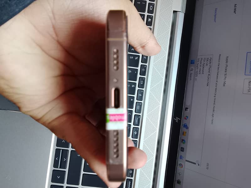 Apple iPhone 16 Pro Max 3