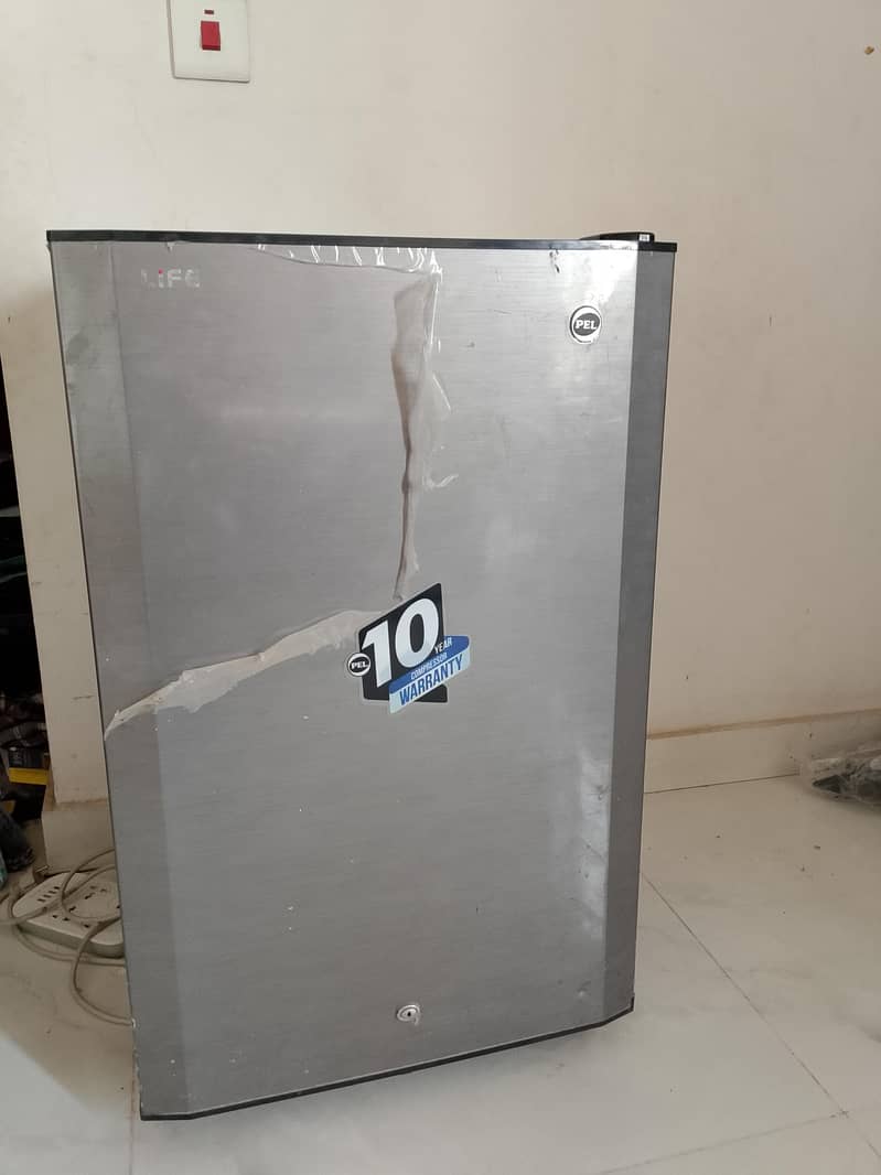 Mini Fridge 0