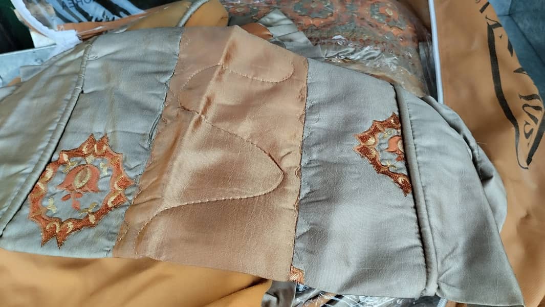 Fancy complete bed cover set 0