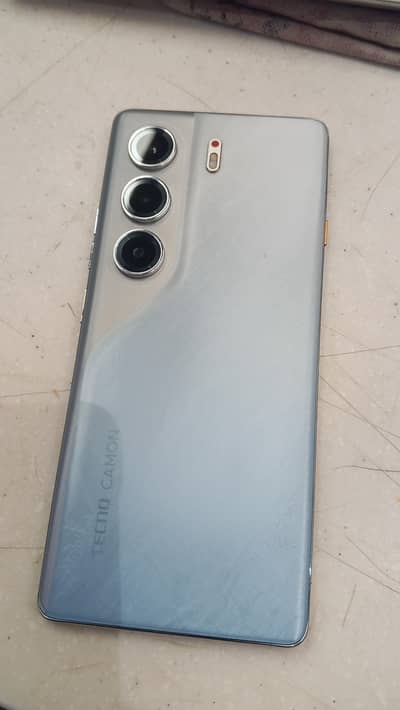 Tecno CAMON 40 Pro