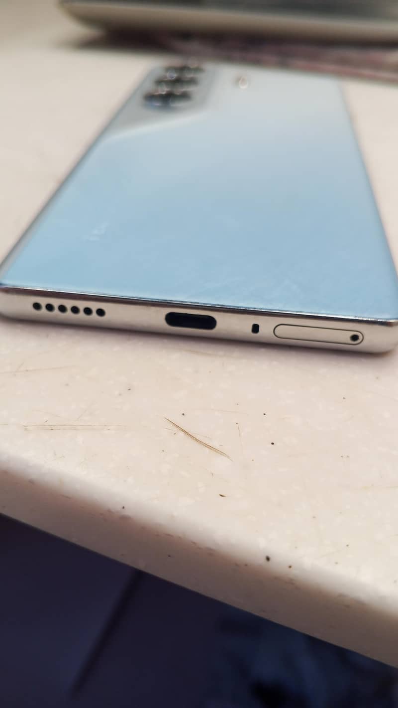 Tecno CAMON 40 Pro 1