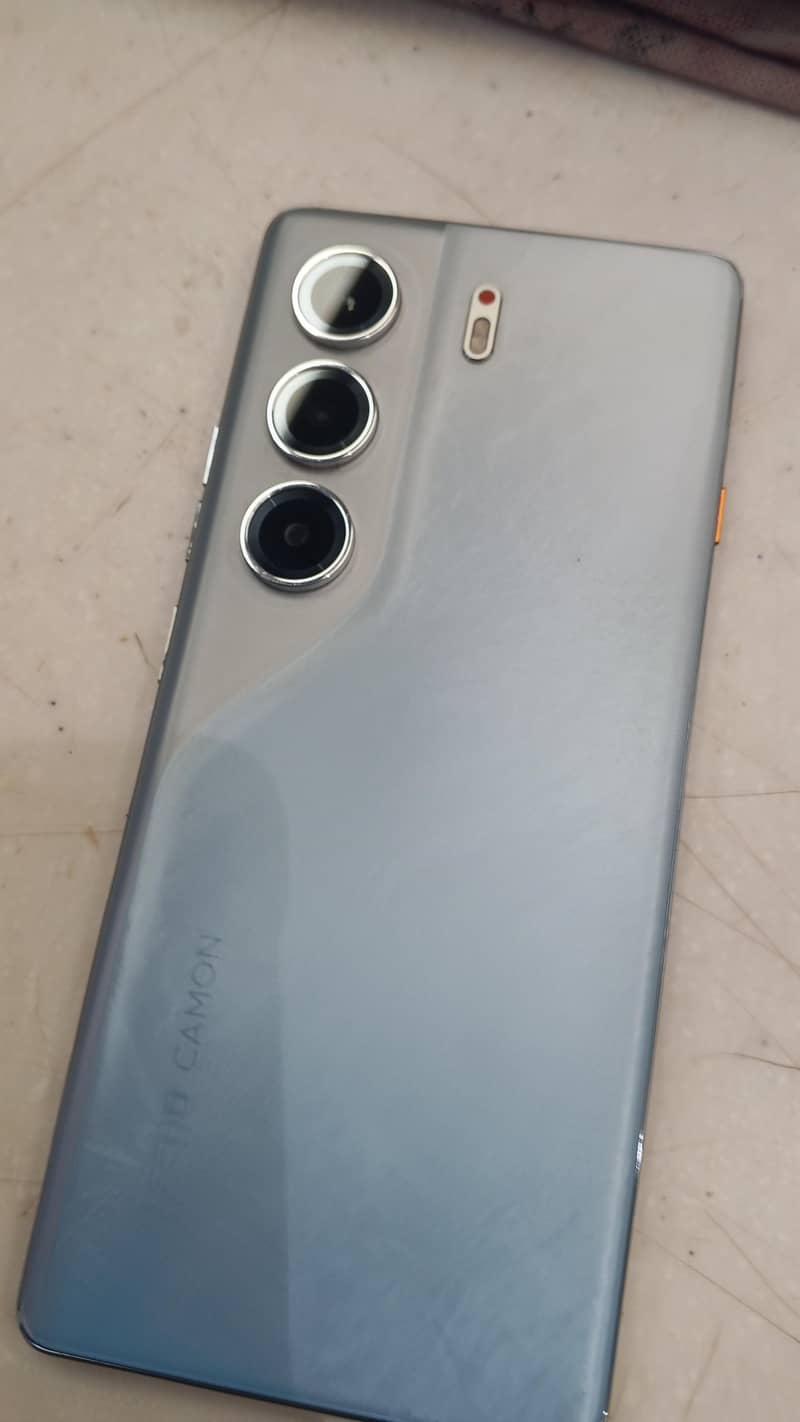 Tecno CAMON 40 Pro 3