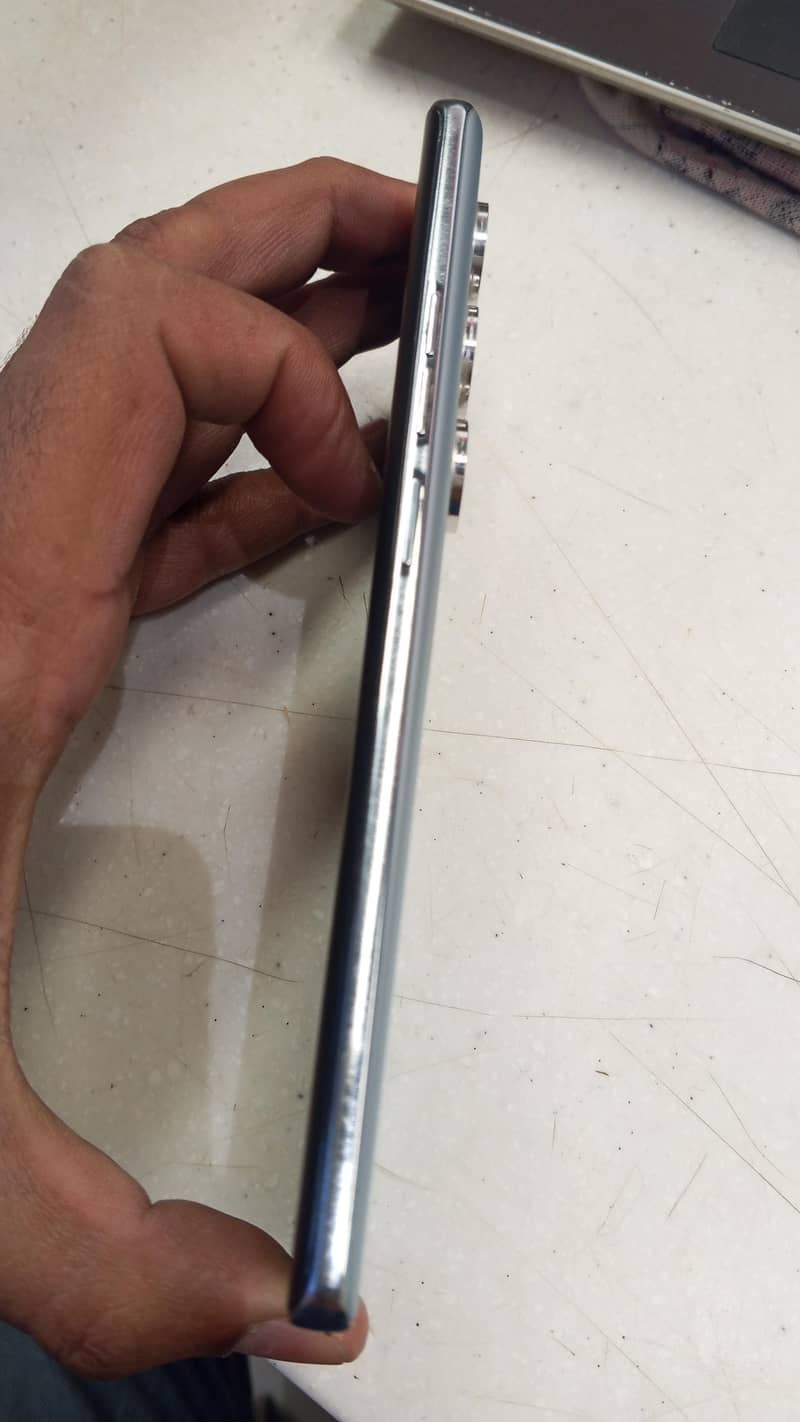Tecno CAMON 40 Pro 4