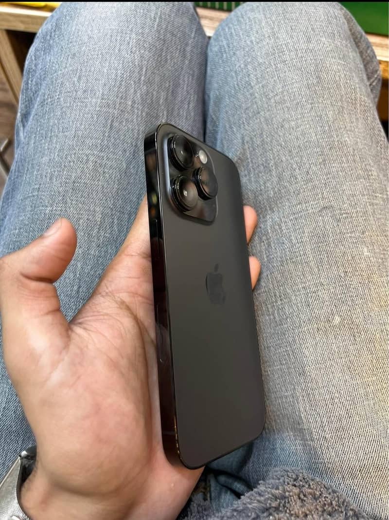 Apple iPhone 14 Pro 1