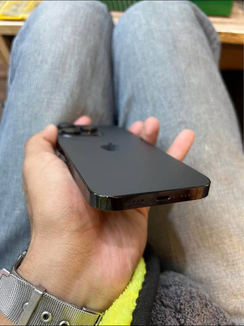 Apple iPhone 14 Pro 3