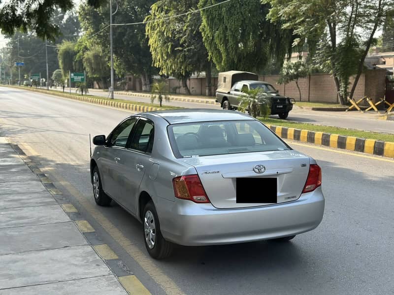 Toyota Corolla Axio 4