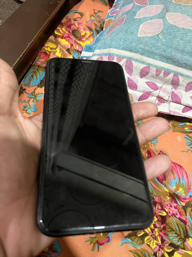 Apple iPhone 11 Pro Max 1