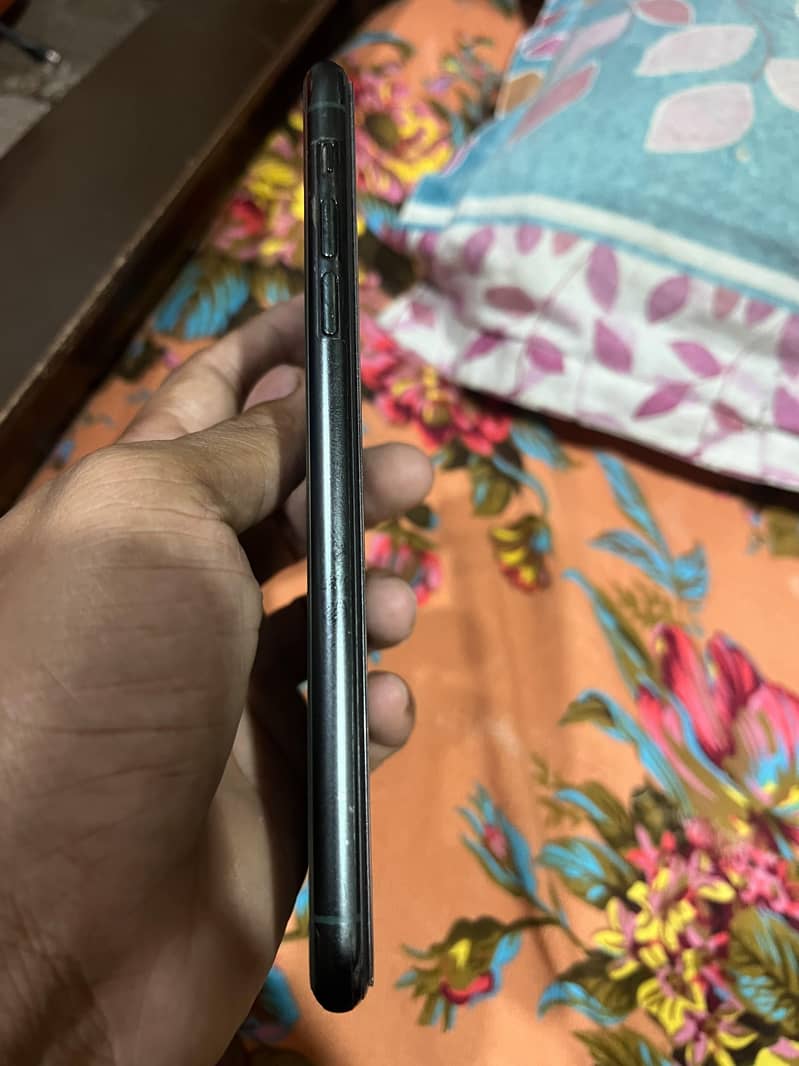 Apple iPhone 11 Pro Max 2