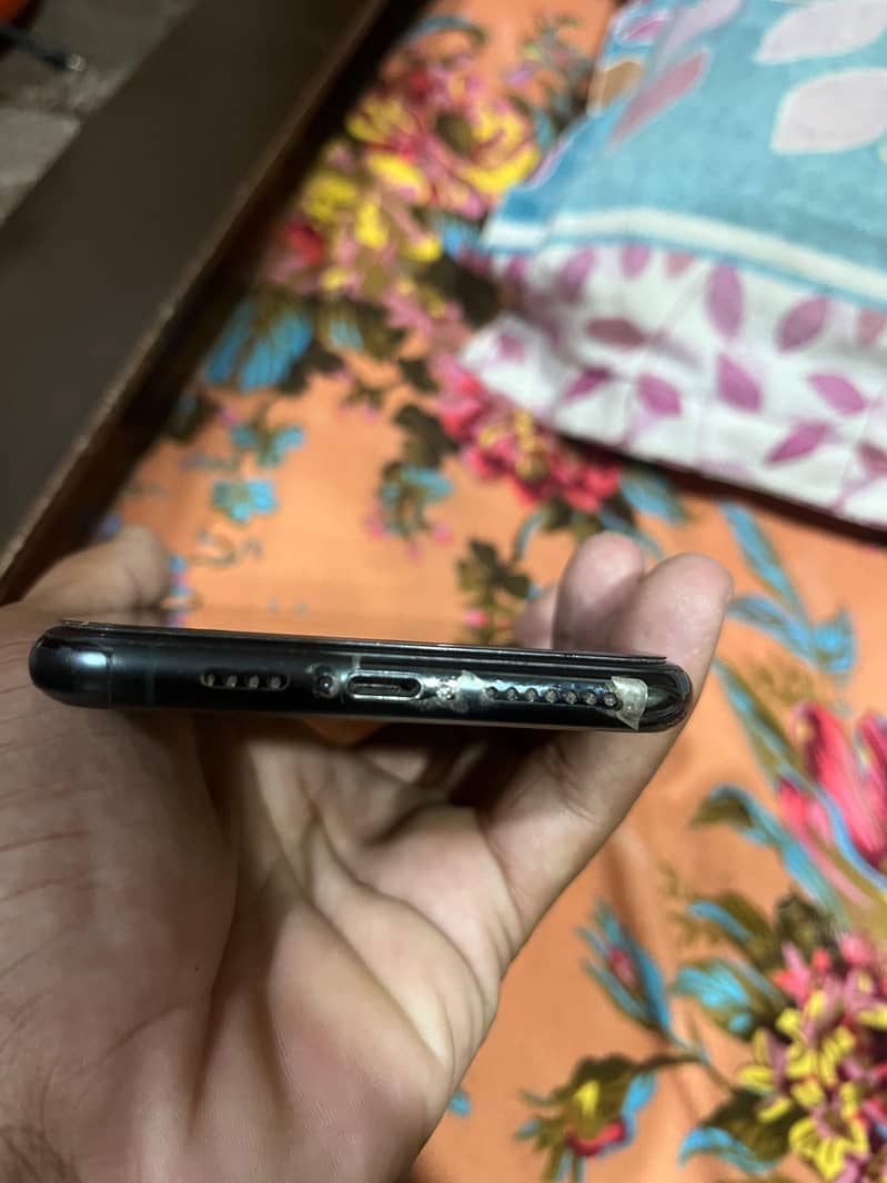 Apple iPhone 11 Pro Max 3
