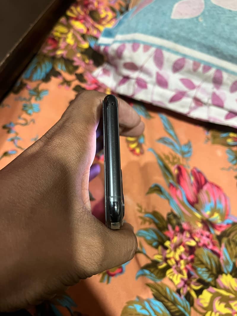 Apple iPhone 11 Pro Max 5