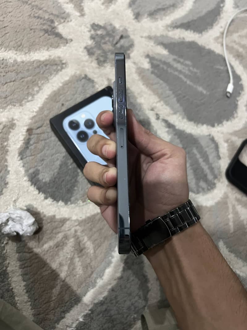 Apple iPhone 13 Pro Max 4