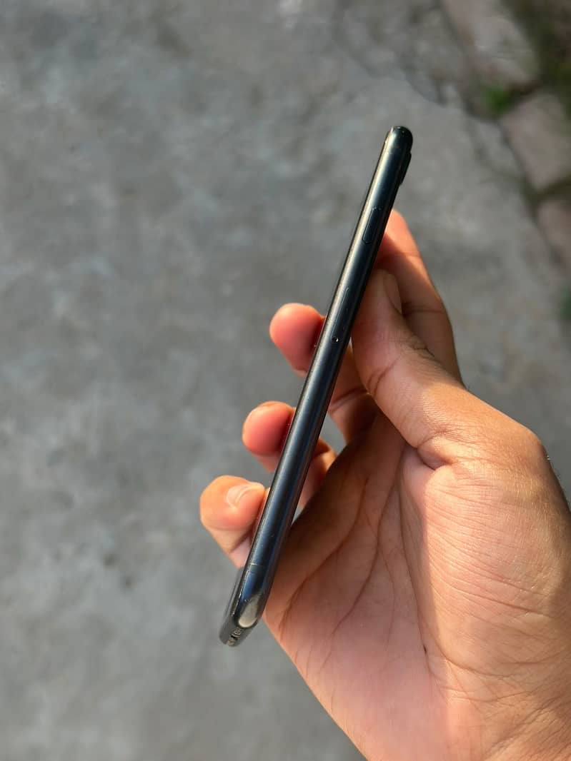 Apple iPhone SE3 generation 3