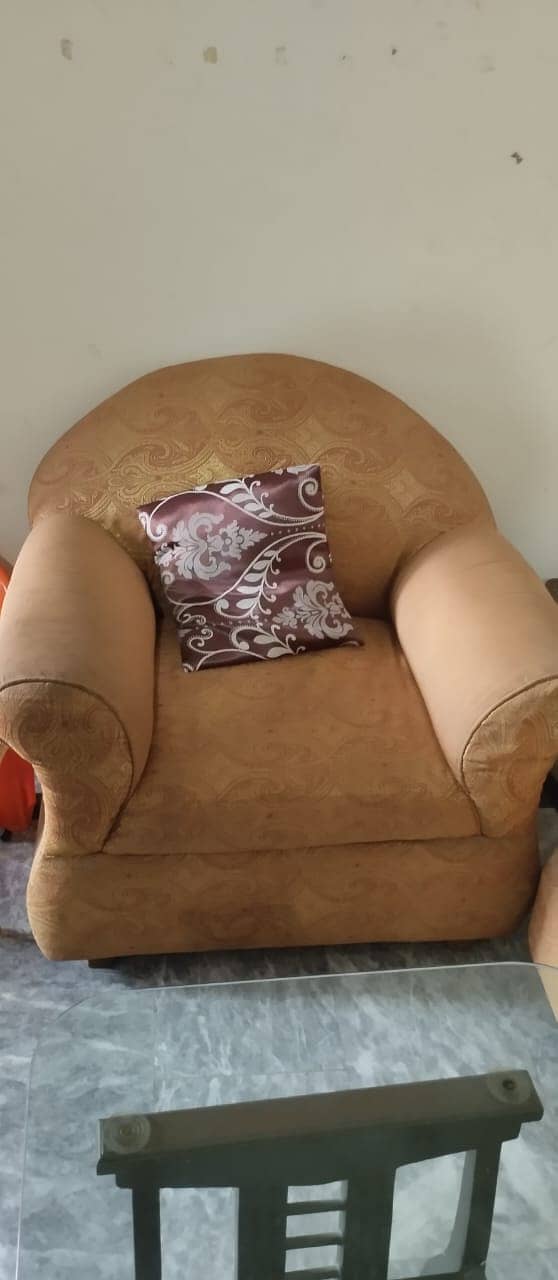 Used Sofa Set with Center Table 3