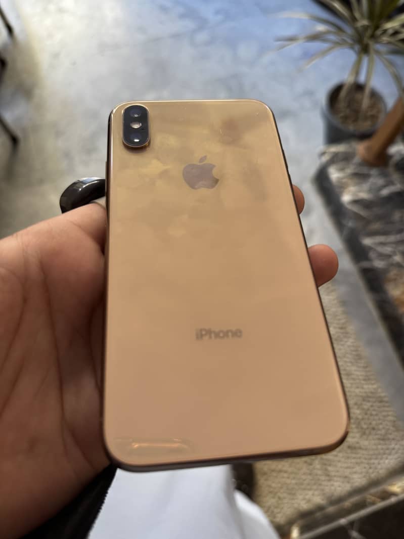 Apple iPhone XS 4