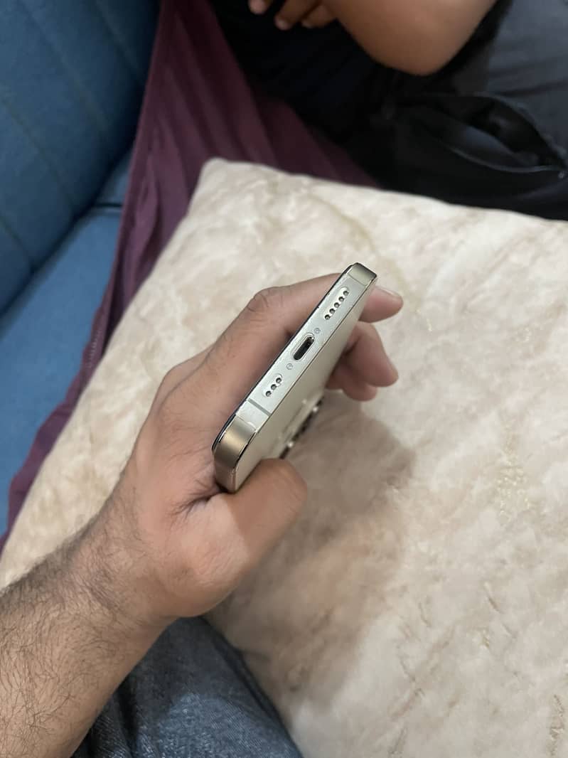 Apple iPhone 14 Pro 2