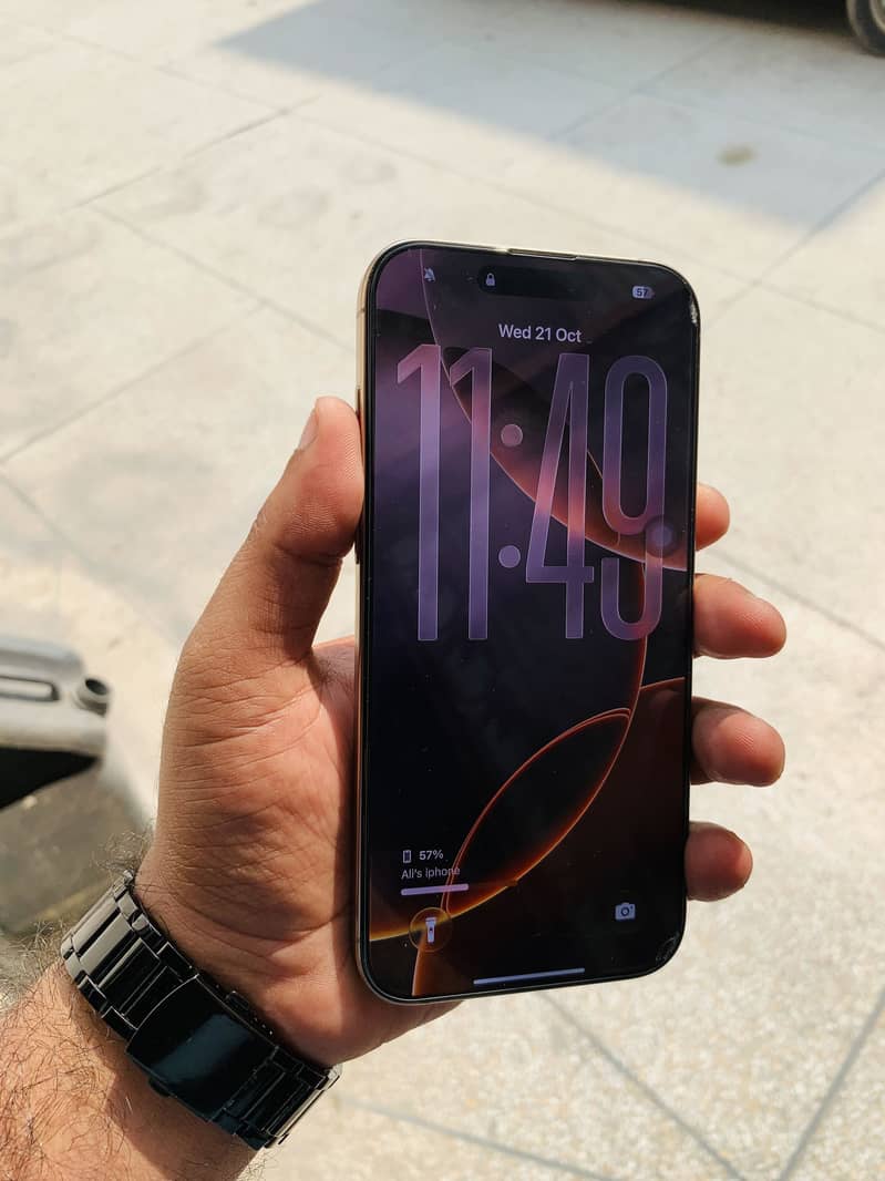 Apple iPhone 16 Pro Max 0