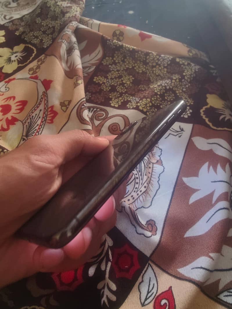 Apple iPhone X 5