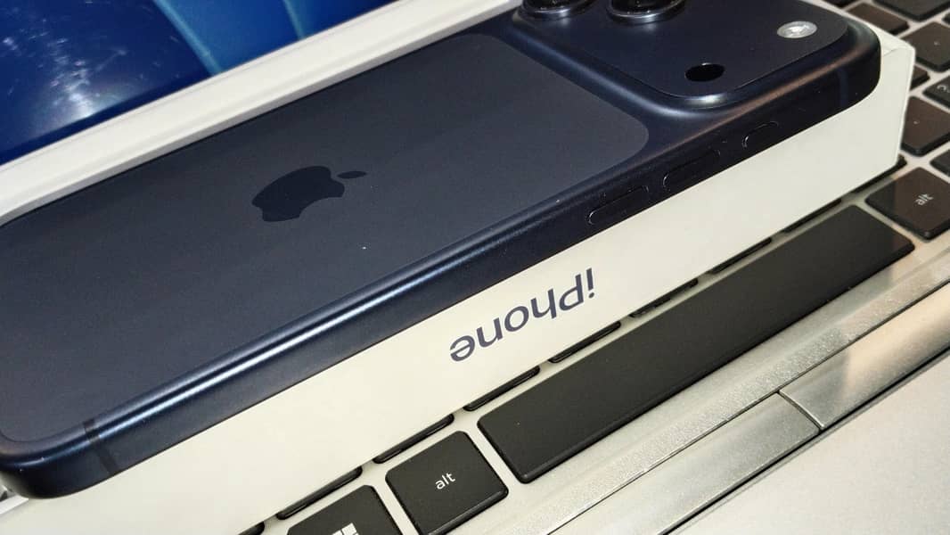 Apple iPhone 17 Pro Max 3