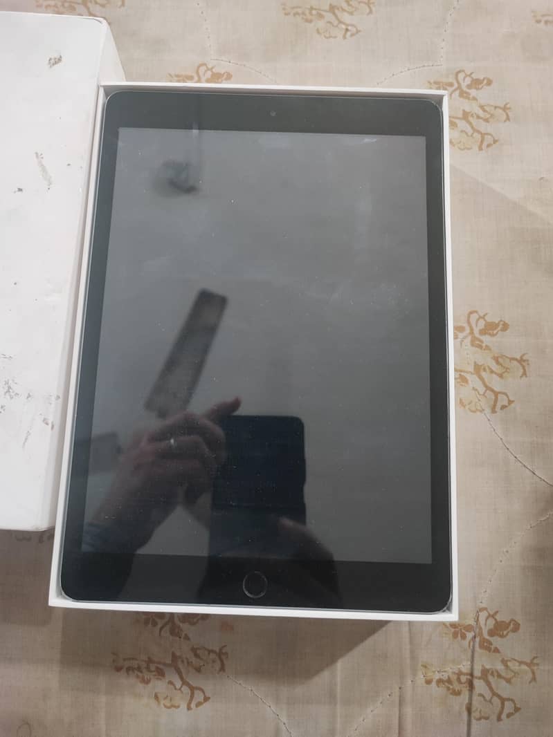 Ipad 9th generation 64GB 3