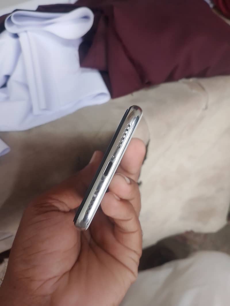 Apple iPhone X 0